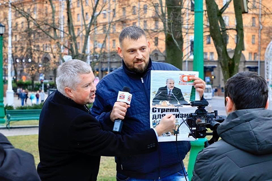 Syarhey Tsikhanouski doing a video at a picket line during the parliamentary elections in Belarus. Minsk, autumn of 2019